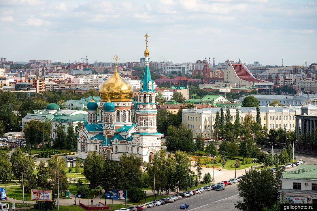 Успенский собор в Омске летом фото