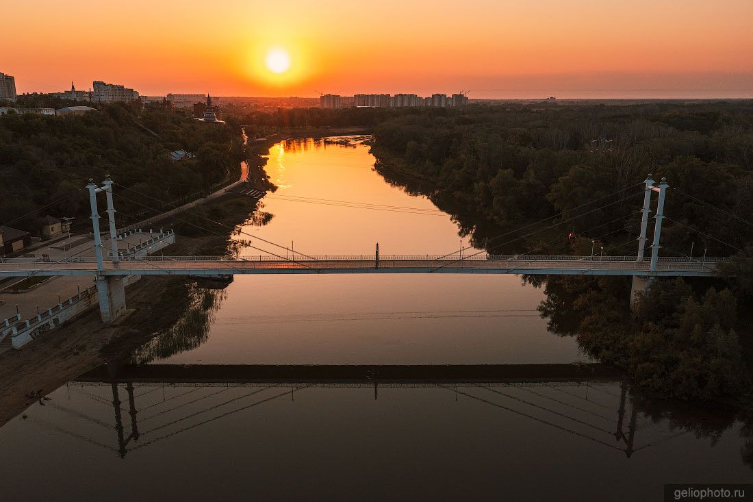 Мост Европа-Азия через Урал в Оренбурге фото