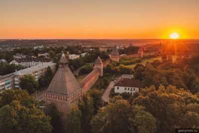 Смоленская Крепостная стена на закате фото