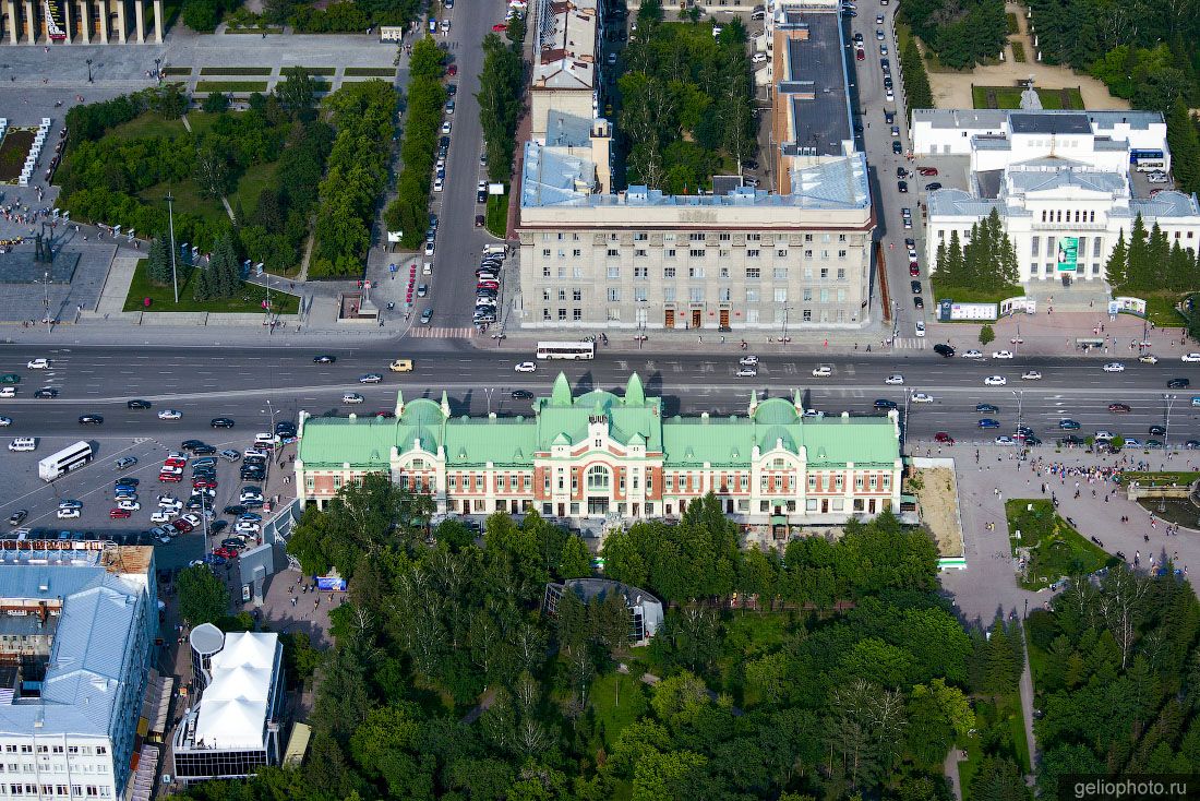 Новосибирский краеведческий музей с высоты фото