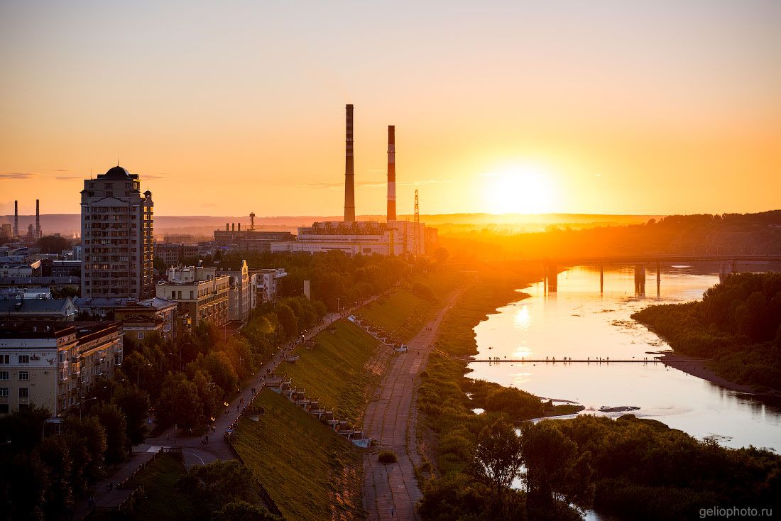 Набережная реки Томь в Кемерово фото
