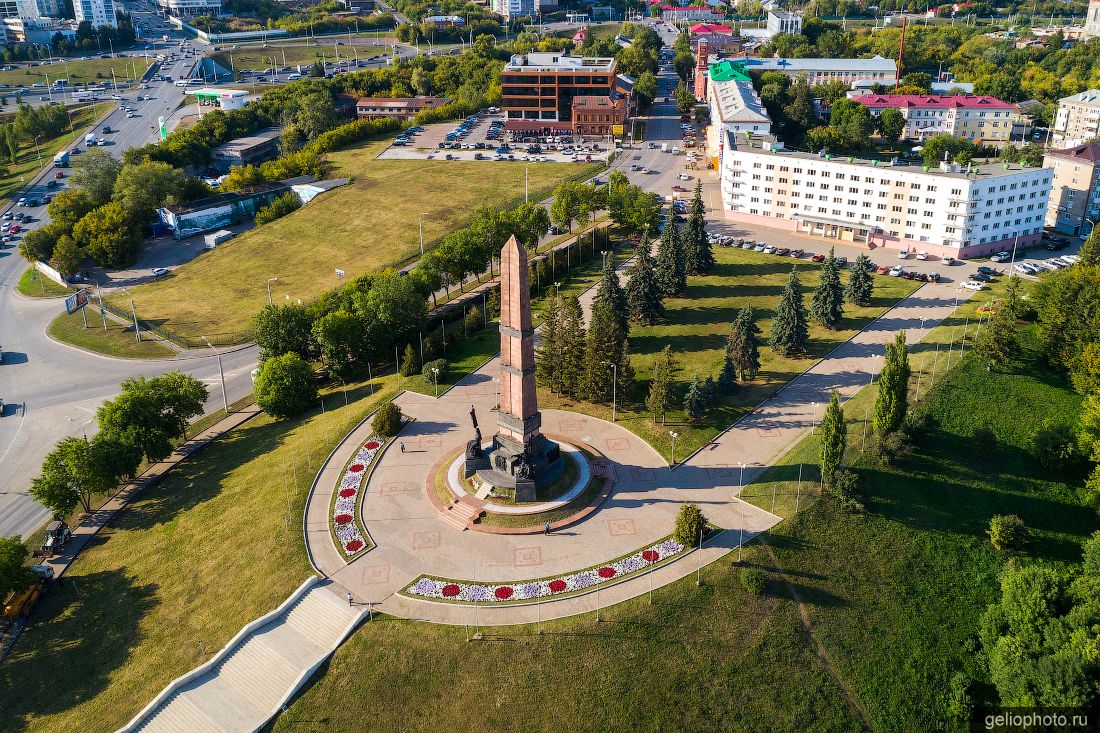 Монумент Дружбы в Уфе фото