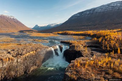 Водопад Китабо-Орон на плато Путорана с высоты фото