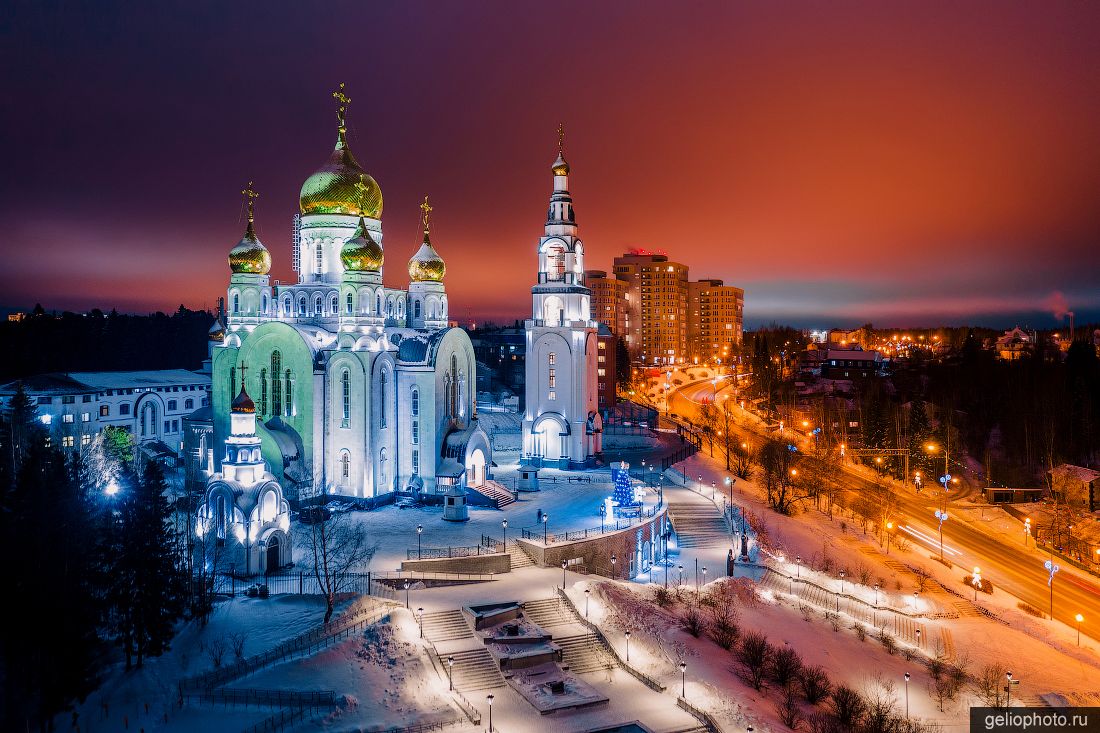 Воскресенский собор в Ханты-Мансийске фото