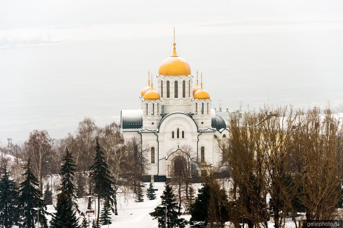 Храм Георгия Победоносца в Самаре зимой фото