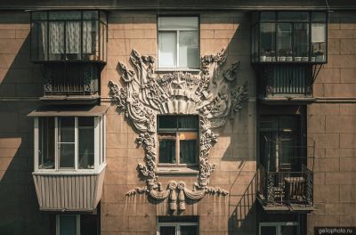 Лепнина на жилом доме в Магнитогорске фото