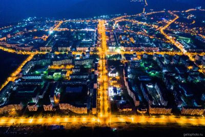 Проспект Ленина в вечернем Нерюнгри фото