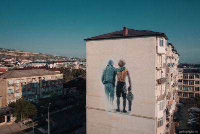 Граффити с Хабибом Нурмагомедовым в Дербенте фото