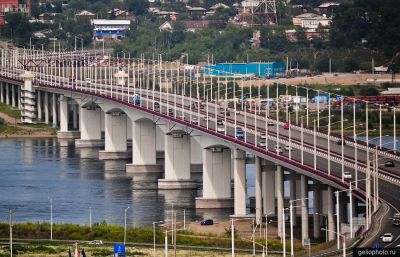 Академический мост в Иркутске с высоты фото