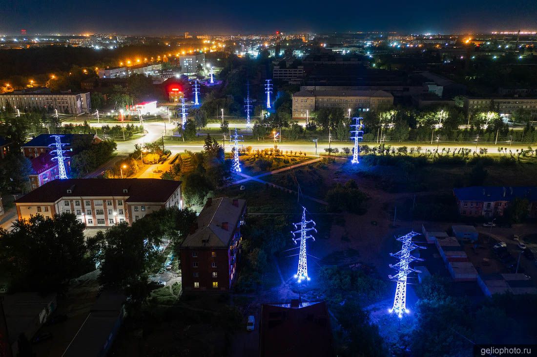 Светящиеся ЛЭП в Омске фото