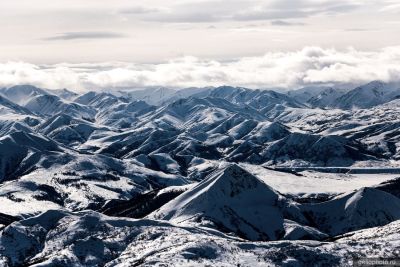 Срединный хребет Северной Камчатки с высоты фото