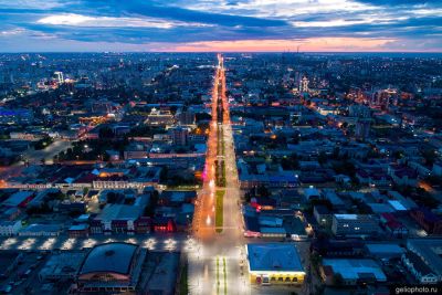 Проспект Ленина в Барнауле вечером фото