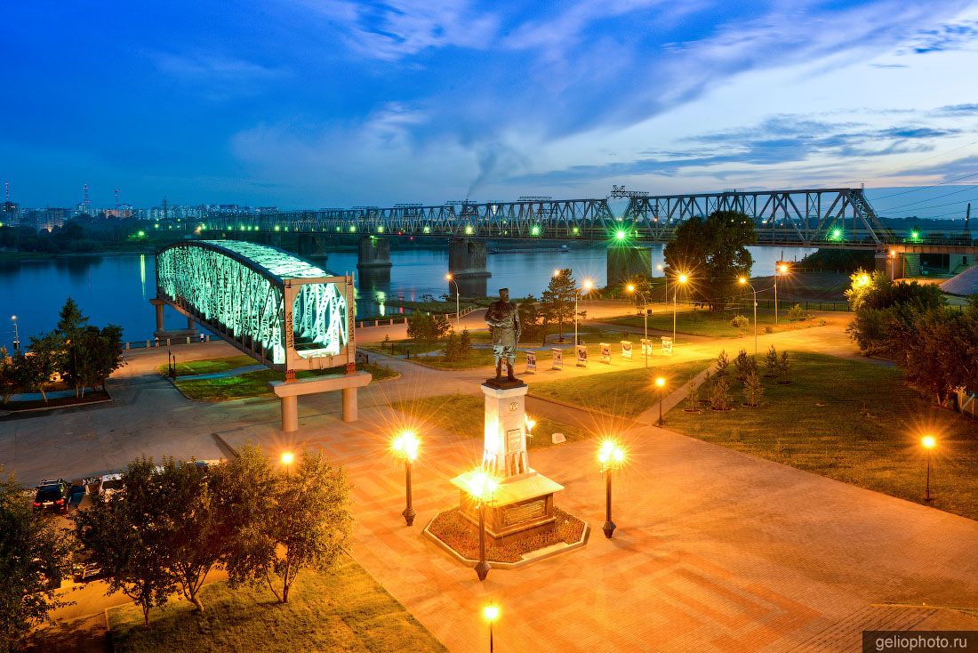 Памятник Александру 3 в Новосибирске фото