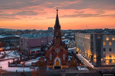 Церковь Успения Девы Марии в Иркутске фото