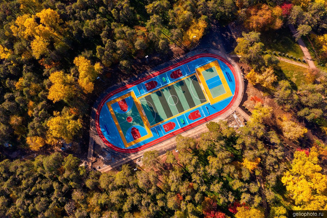 Стадион в парке Зелёная Роща в Екатеринбурге фото