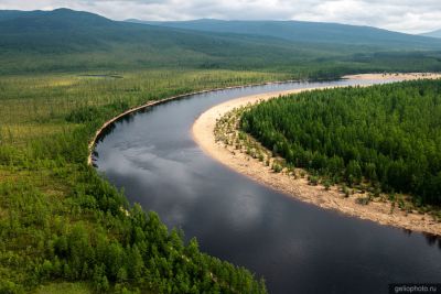 Река Алдан в Южной Якутии фото