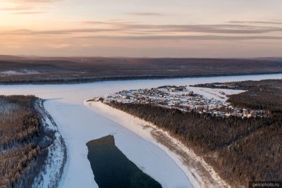 Посёлок Тутончаны в Эвенкии с высоты фото