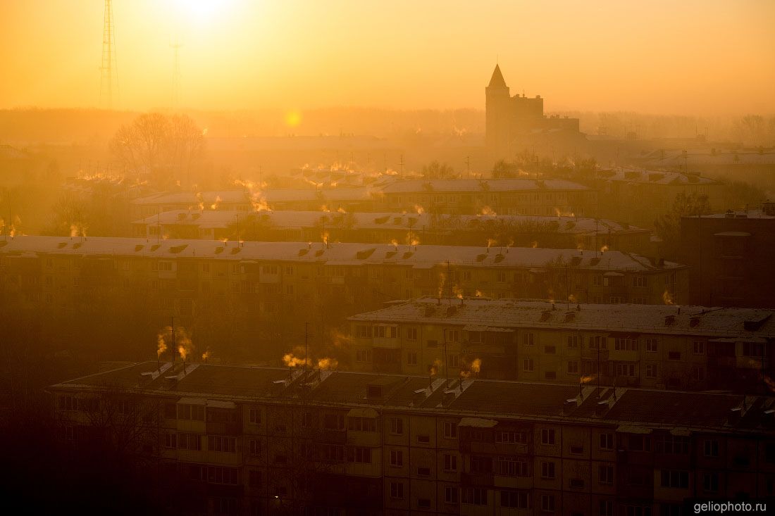 Жилые дома в Кемерово на закате фото