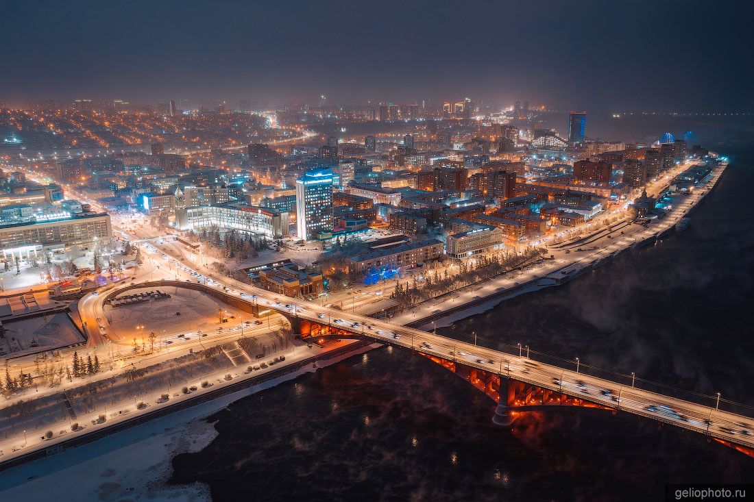 Коммунальный мост в Красноярске вечером фото
