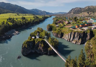 Остров Патмос в Горном Алтае с высоты фото