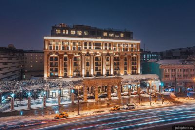 Гостиница Ритц-Карлтон в Москве зимой фото