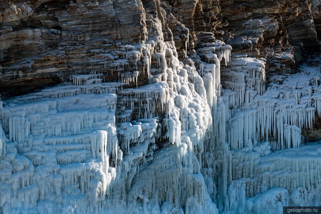 Наледь на Байкальских скалах фото