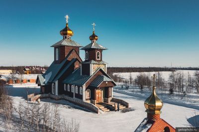 Храм Серафима Саровского в Новом Уренгое фото