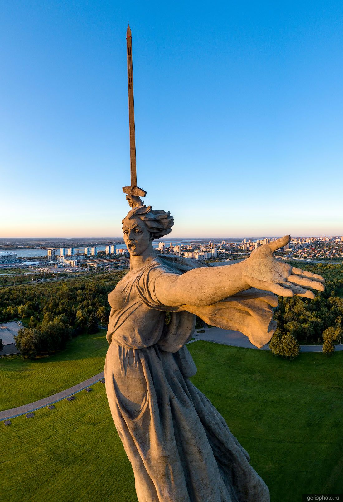 Родина-мать зовёт в Волгограде фото