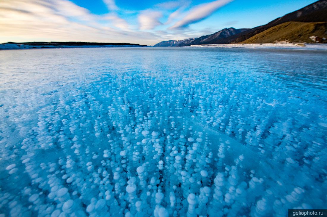 Замёрзшие пузырьки на Байкале фото