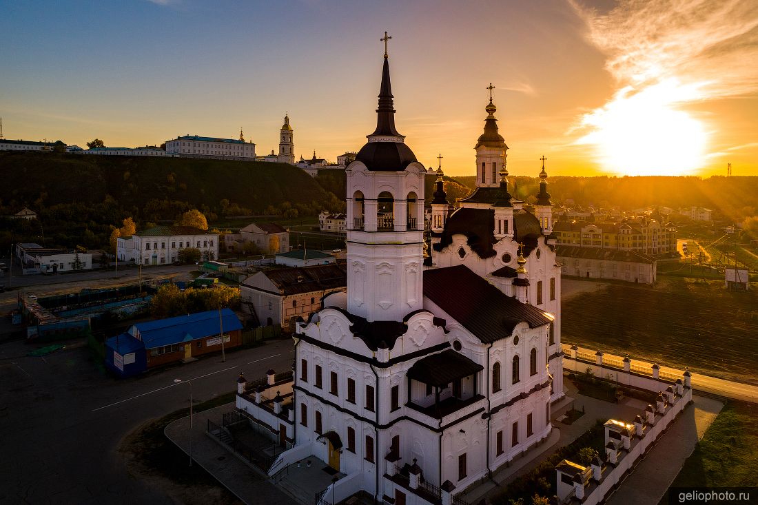 Храм Воскресения Христова в Тобольске фото