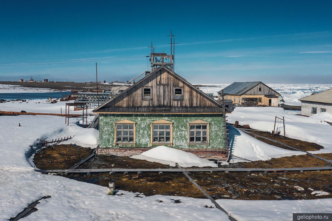 Бывшая метеостанция на мысе Челюскин фото