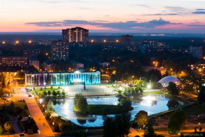 Центральный пруд в Одинцово вечером фото