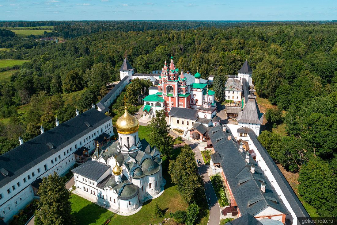 Саввино-Сторожевский монастырь в Звенигороде фото