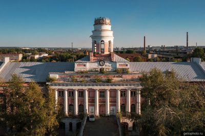 Главный корпус Ижевского Оружейного завода фото