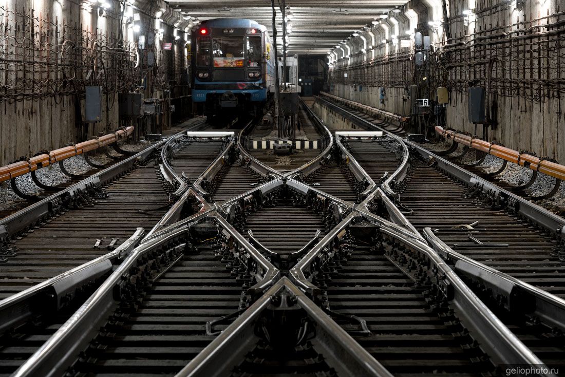 Оборотный тупик Новосибирского метро фото