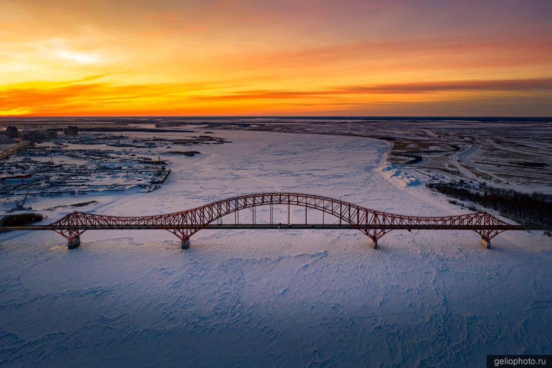 Мост Красный Дракон с высоты фото