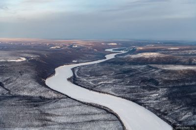 Река Нижняя Тунгуска в Эвенкии с высоты фото