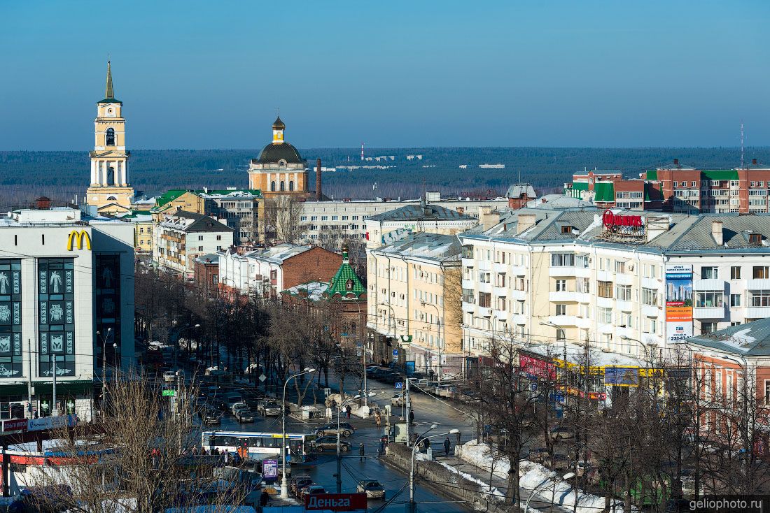 Комсомольский проспект в зимней Перми фото