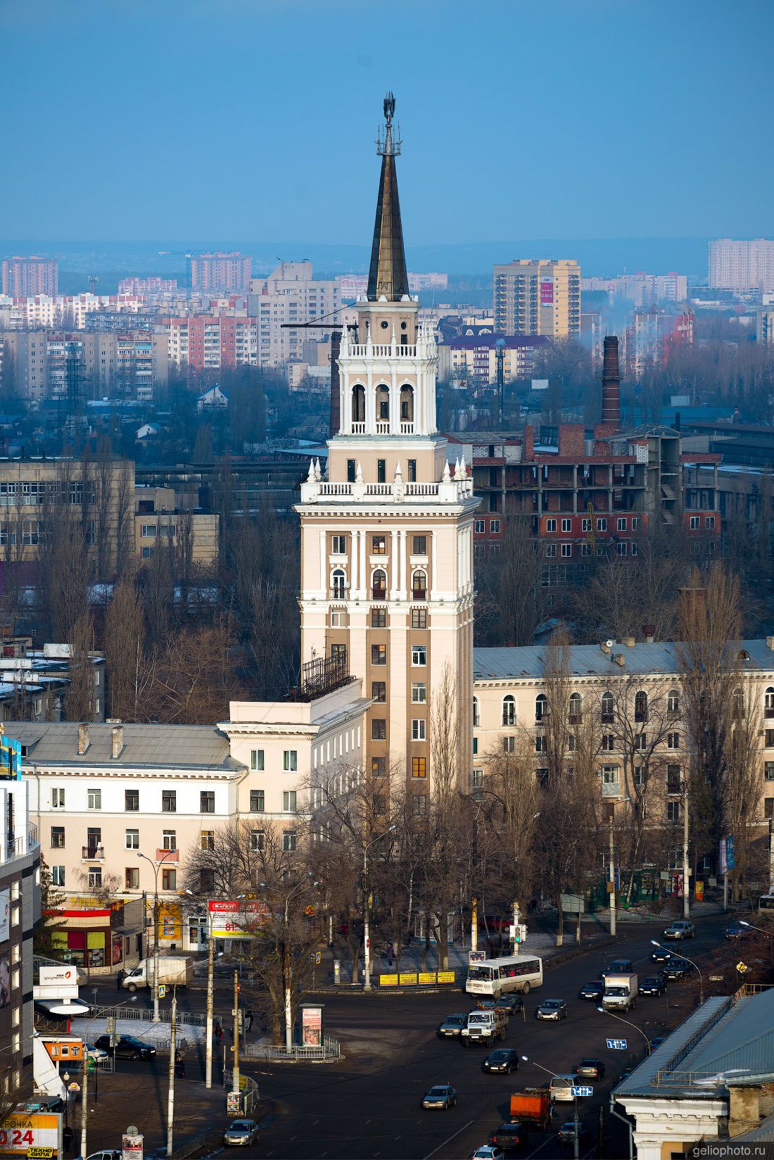 Сталинская высотка в Воронеже фото