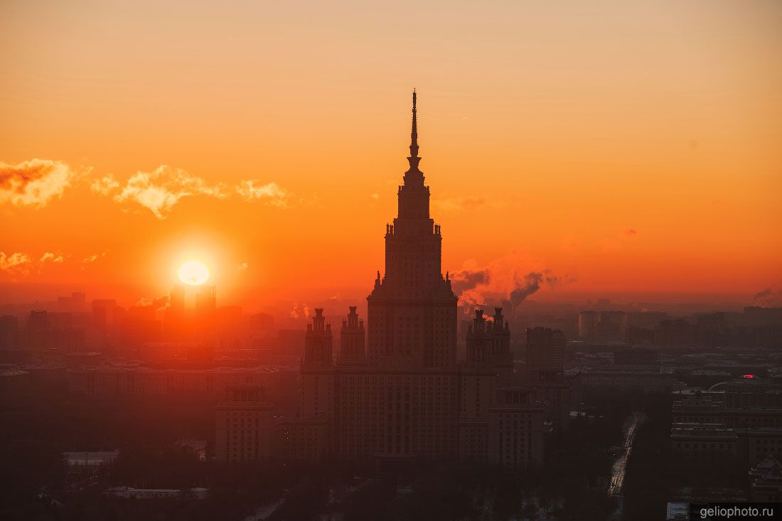 МГУ Ломоносова в Москве с высоты фото