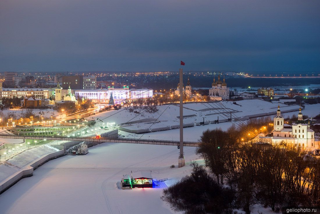 Мост Влюблённых в Тюмени с высоты зимой фото