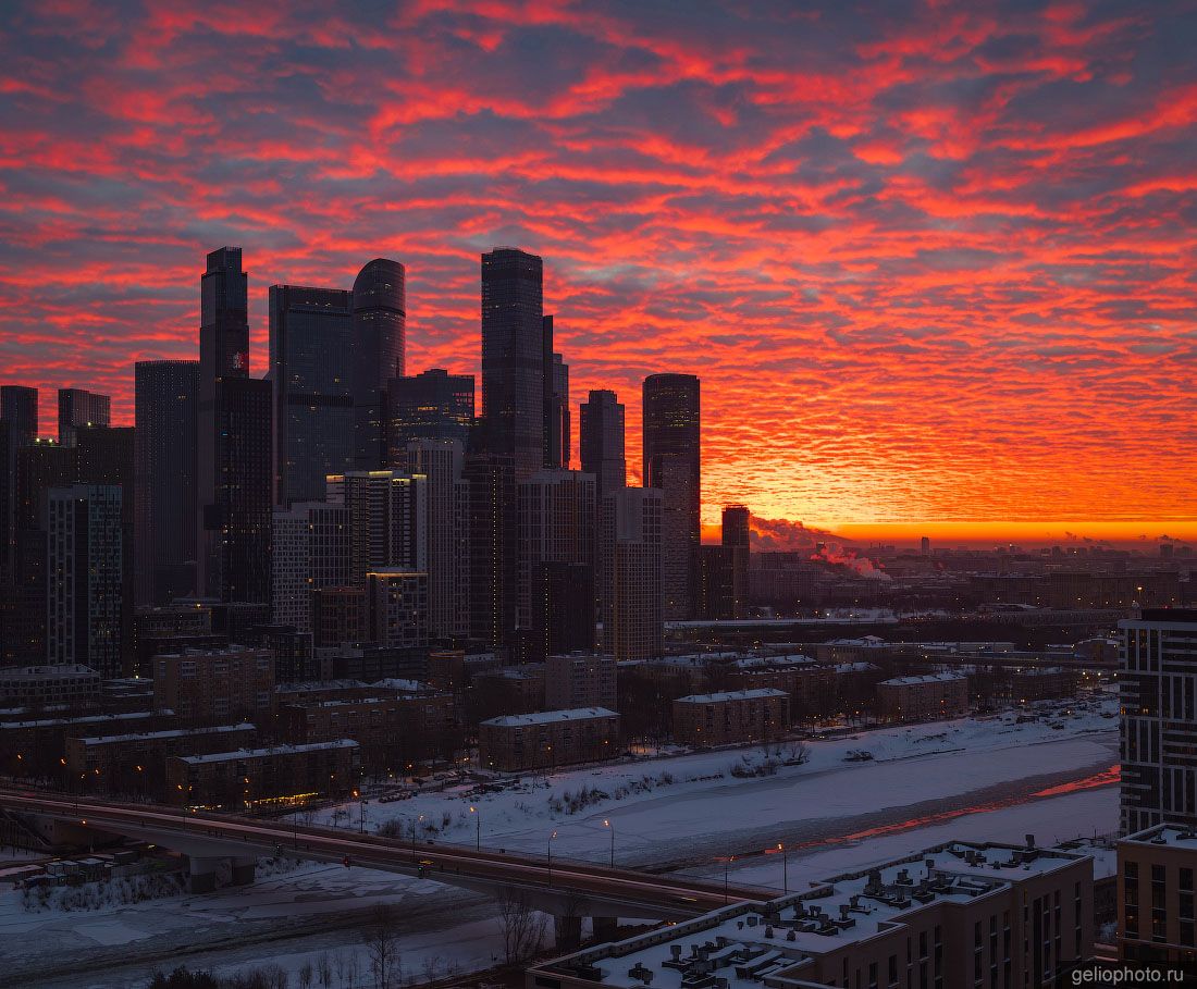 Москва-Сити на рассвете зимой фото
