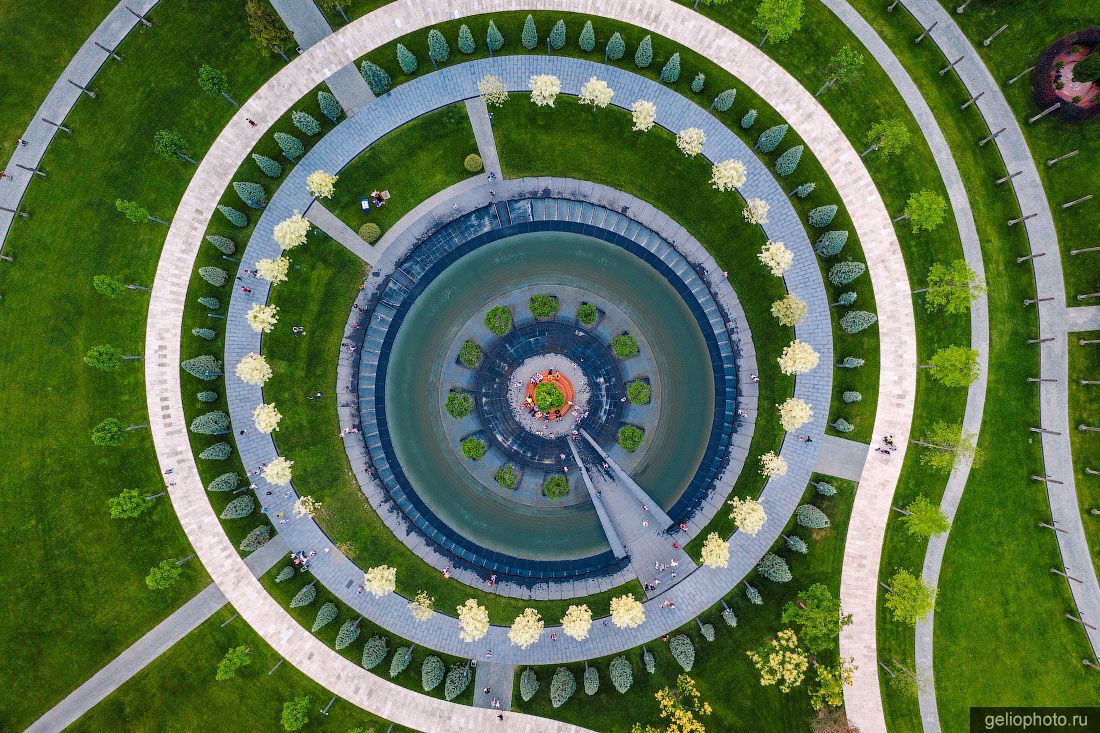Фонтан Инфинити в Краснодаре фото