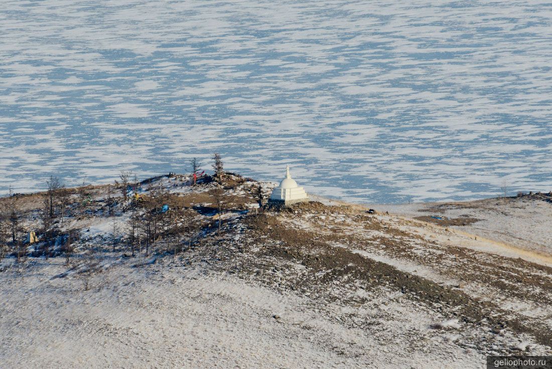 Ступа Просветления на острове Огой фото