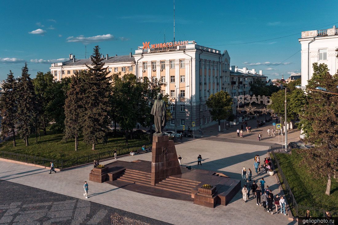 Памятник Ленину в Рязани фото