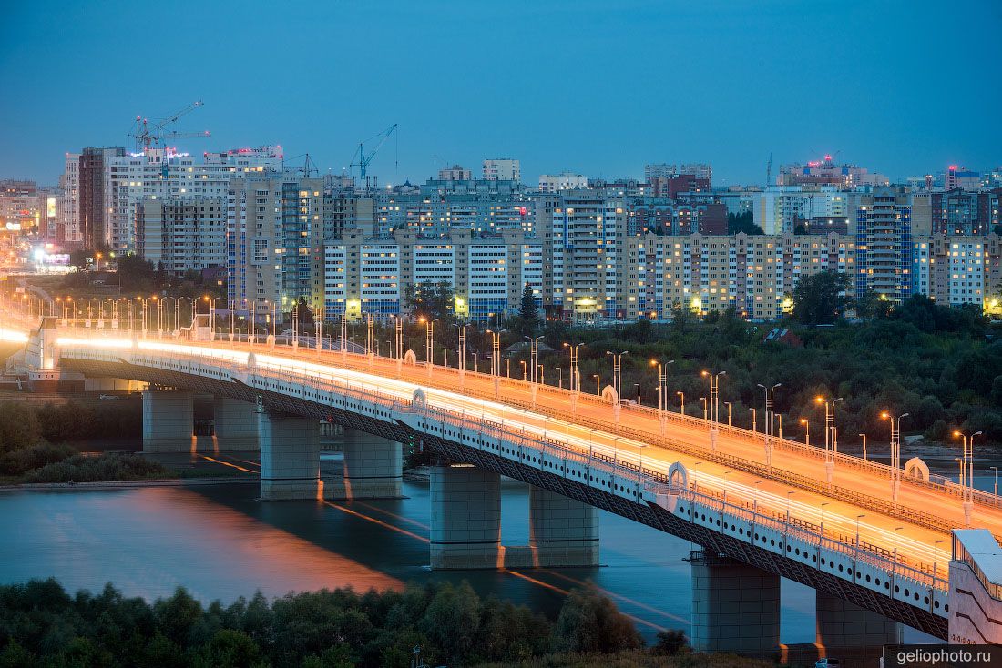 Мост 60-летия Победы в Омске с подсветкой фото