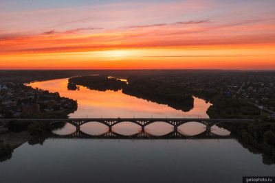 Коммунальный мост через Бию в Бийске с высоты фото