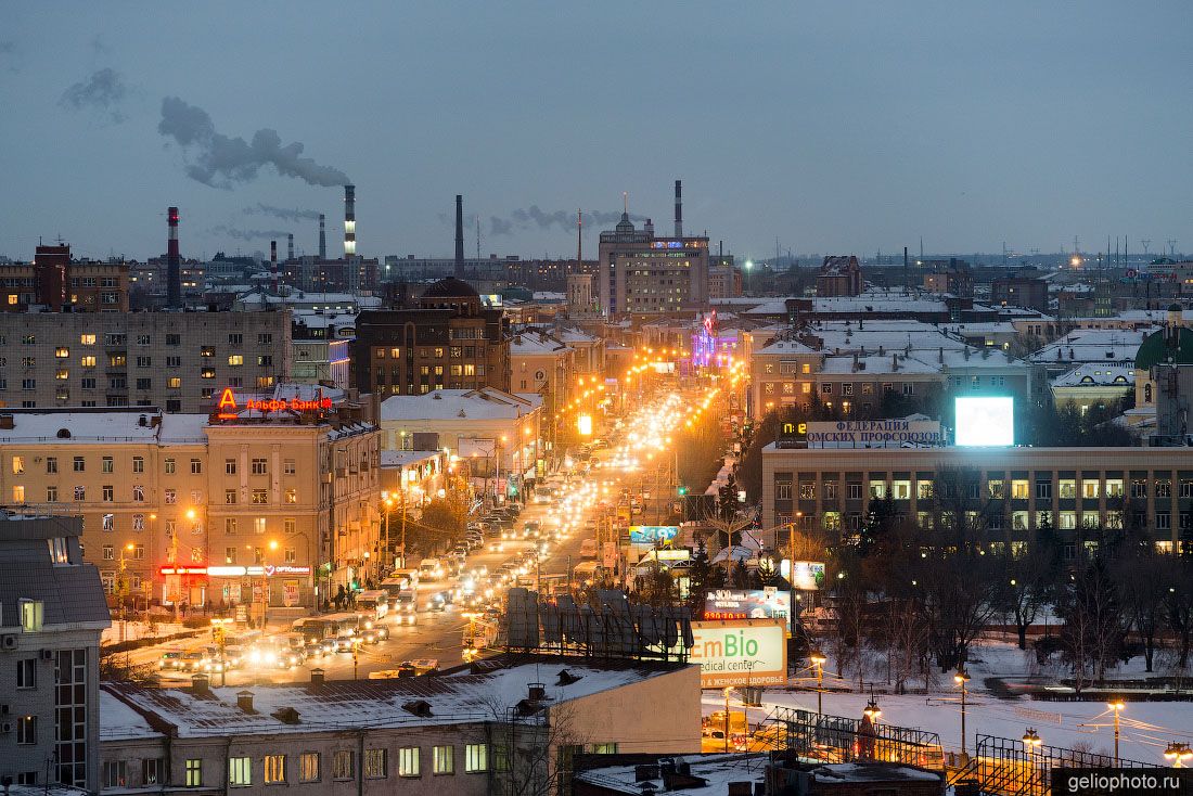 Вечерний проспект Карла Маркса в Омске фото