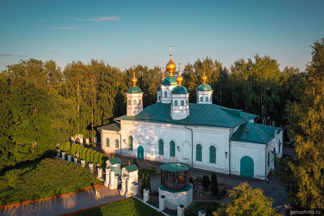 Собор Воскресения Христова в Череповце фото
