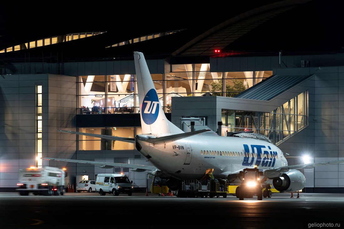 Boeing 737 UTair в аэропорту Платов Ростова-на-Дону фото